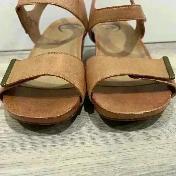 Abeo Biosystem Ruby Leather Sandals Hook Loop Strap 2” Block Heel Shoes Size 9 N - Picture 3 of 8